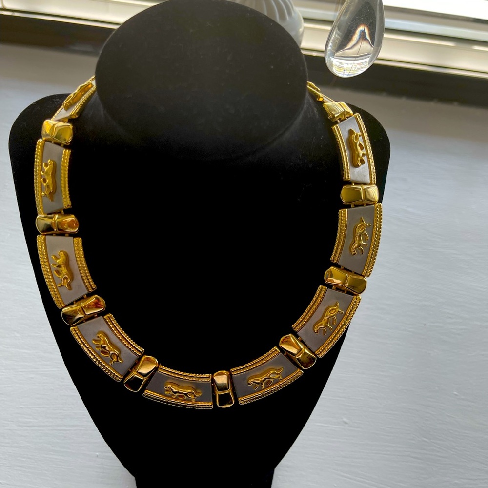Necklace gold tone Grecian look